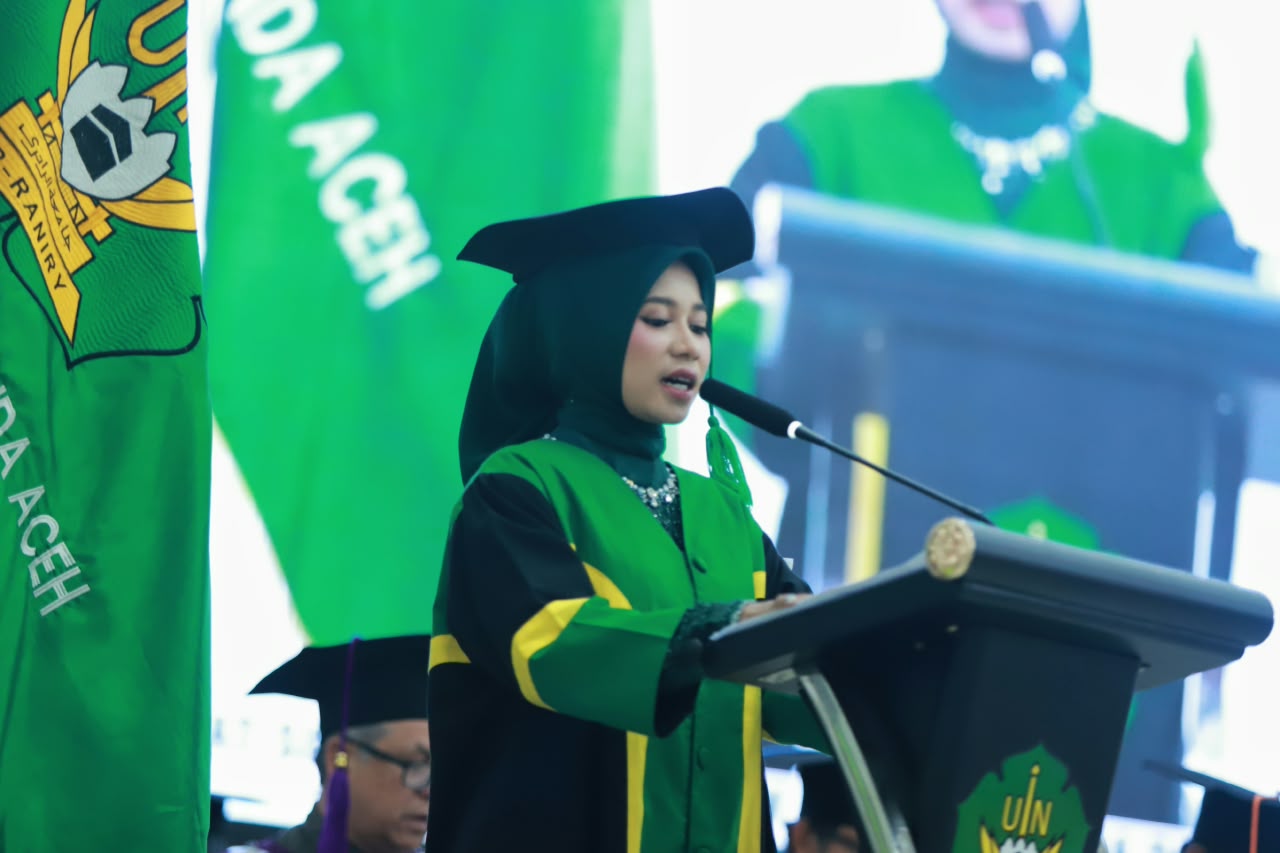 Fadilah Nahda dari Prodi PMA Mewakili Wisudawan Fakultas Tarbiyah dan Keguruan UIN AR-Raniry